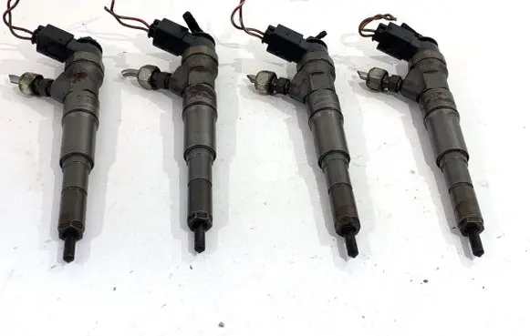 Audi A5 8T 8F Fuel injectors set 0445110209