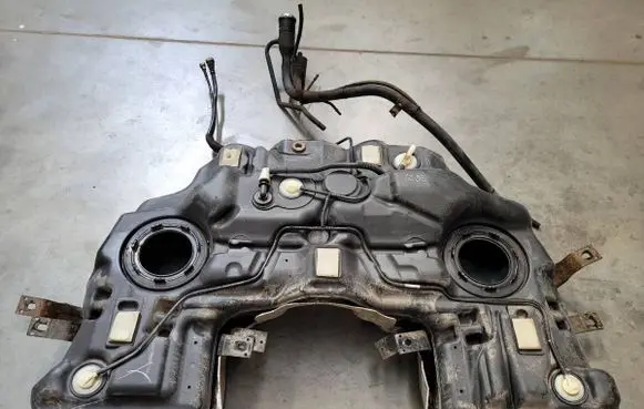 Jeep Grand Cherokee (WK) Fuel tank 52030422AB