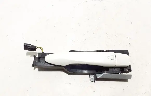 Nissan Pulsar Front door exterior handle
