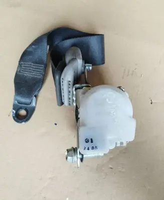 Nissan Pathfinder R51 Rear seatbelt H073811