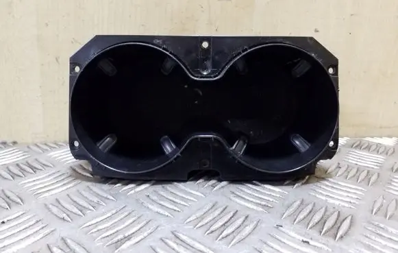 Cup holder front