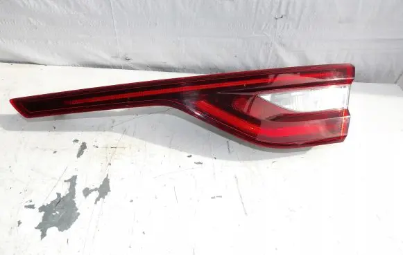 Renault Talisman Tailgate rear/tail lights