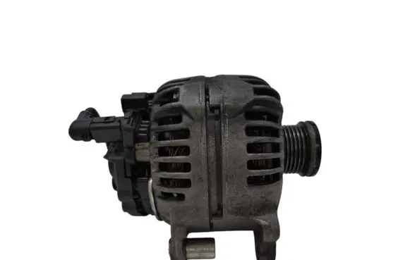 Volkswagen Golf VI Generator/alternator 03C903023A 0124525093