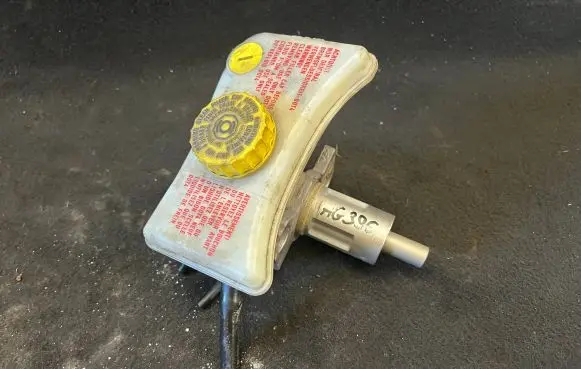 Audi A6 S6 C6 4F Master brake cylinder 8E0611301G