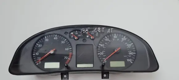 Volkswagen PASSAT B5 Speedometer (instrument cluster) 3B1919930B