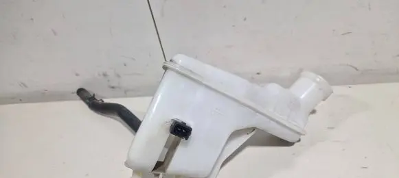 KIA Sportage Brake fluid reservoir