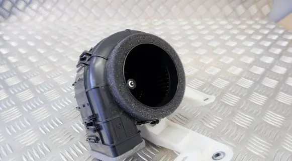 Toyota Yaris XP210 Hybrid/electric vehicle battery fan G9230K0021