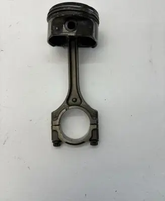 Hyundai i30 Piston with connecting rod G4FA