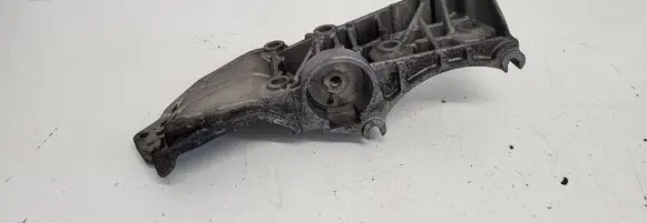 Nissan Qashqai Generator/alternator bracket 8200669494