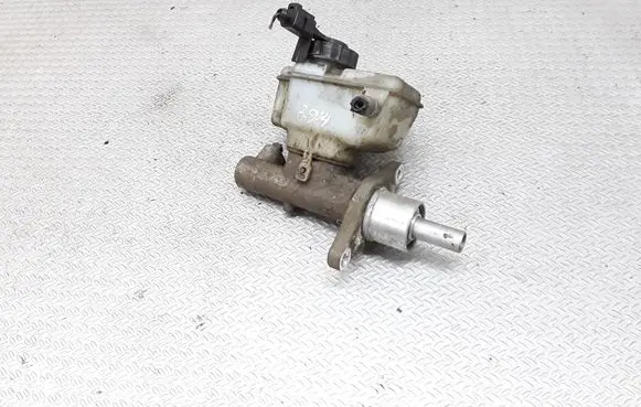 Master brake cylinder