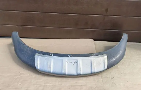 Front bumper lip
