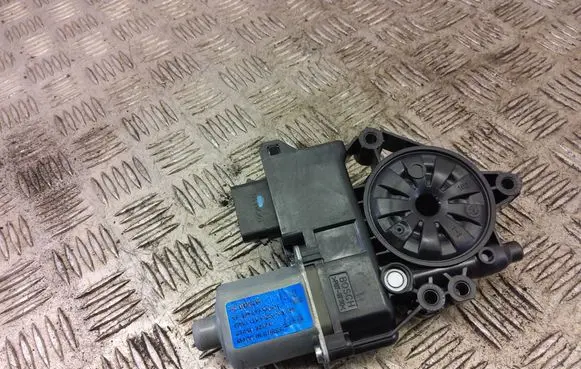 Hyundai i40 Rear door window regulator motor 834503Z010