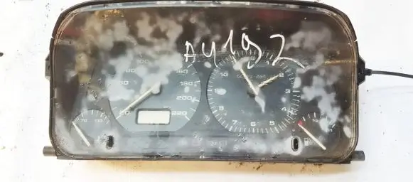 Volkswagen Golf III Speedometer (instrument cluster) 88311188