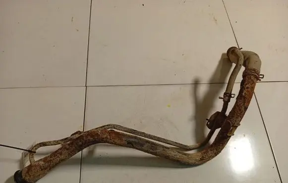 Honda CR-V Fuel tank filler neck pipe