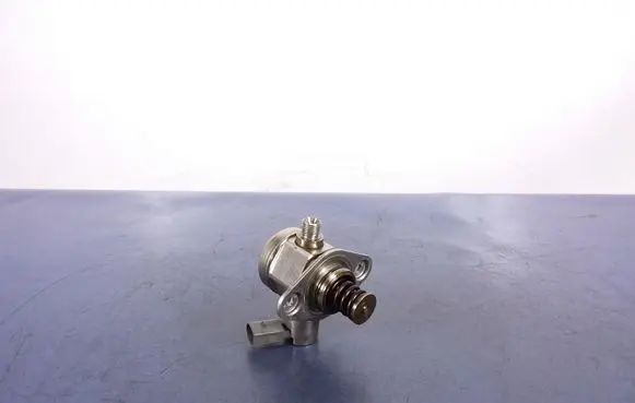 BMW 7 F01 F02 F03 F04 Fuel injection high pressure pump 7595350
