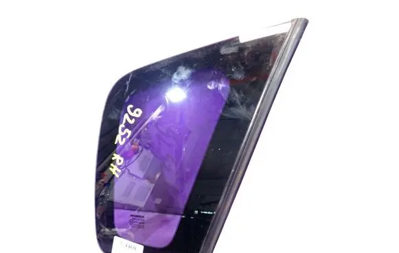 Honda Civic Front door window glass four-door 