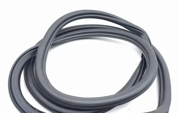 Land Rover Range Rover Evoque L551 Front door rubber seal 