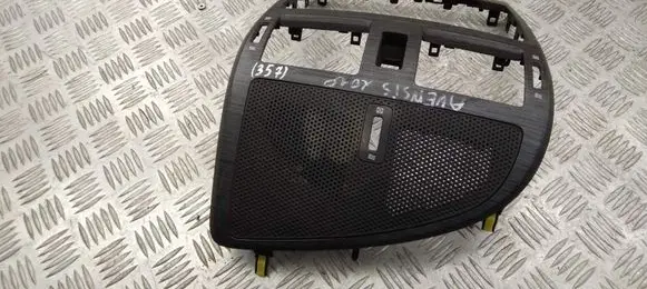 Toyota Avensis T270 Dash center air vent grill 55670051