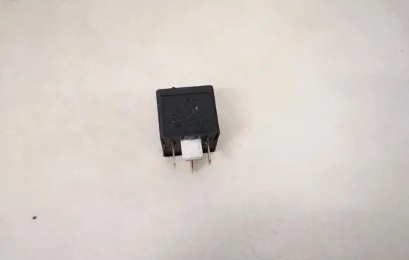 BMW 5 E60 E61 Other relay 61366901469 v23136-j6-x48