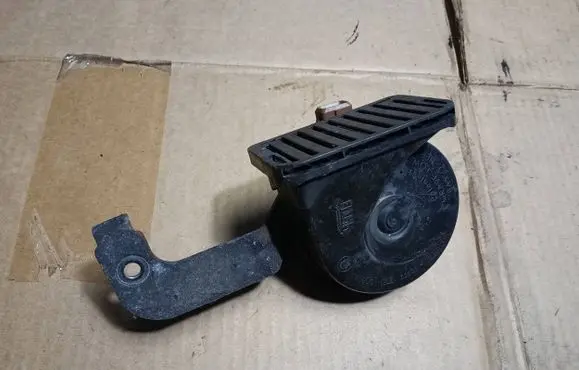 Volvo S40 Horn signal 0055306