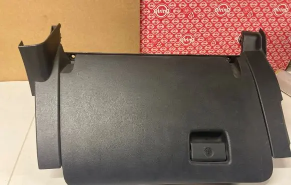 Nissan Murano Z52 Glove box 681029UF1A 9UF1A000590