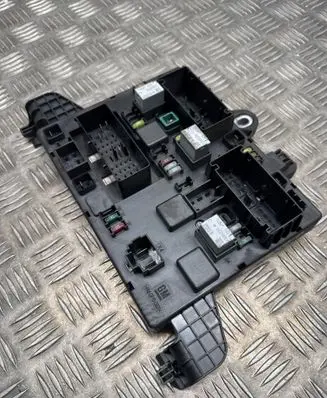 Opel Zafira C Fuse module 13449202 1686