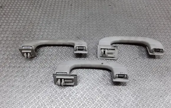 Mercedes-Benz B W245 A set of handles for the ceiling 