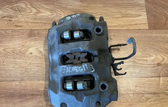 Volkswagen Touareg II Rear brake caliper 7P0615424