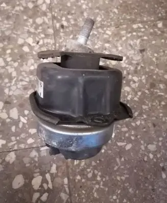 BMW X5 E70 Engine mount bracket P679541701