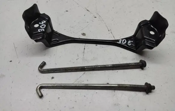 Nissan Qashqai Battery bracket 