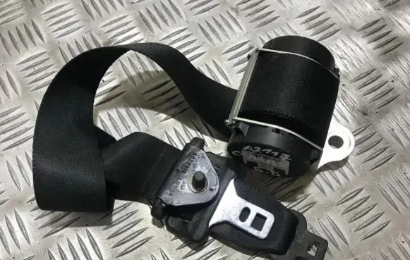 Ford Focus C-MAX Middle seatbelt (rear) 601597800d 601705200
