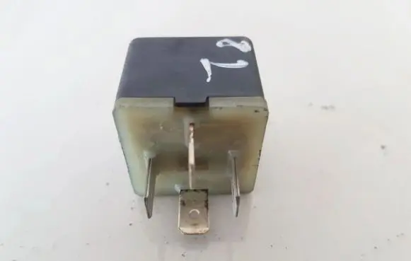 Audi A4 S4 B5 8D Other relay 431951253h