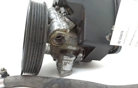 Mercedes-Benz Vito Viano W639 Power steering pump A0034667201