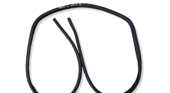Nissan Leaf II (ZE1) Rear door rubber seal (on body) 