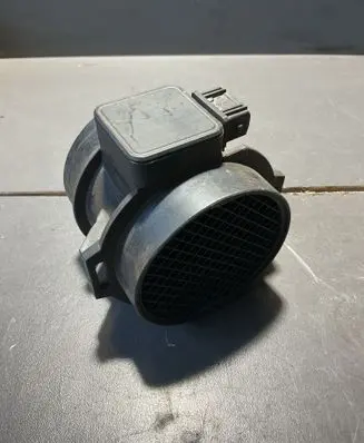 BMW 5 E39 Mass air flow meter 1432356