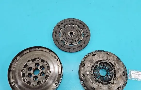 Opel Zafira B Dual mass flywheel 55354215 IMPRK1521361