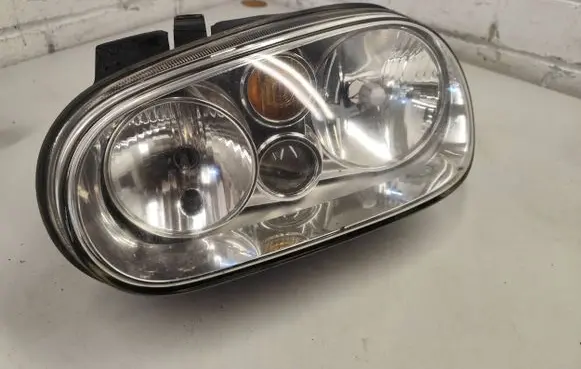Volkswagen Golf IV Headlight/headlamp 1J1941015C 67736930