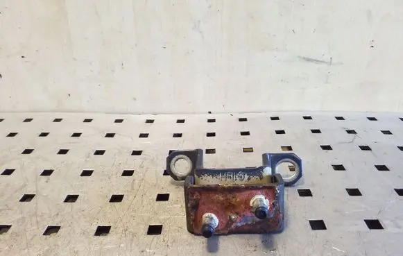 Chevrolet Captiva Tailgate/trunk/boot hinge