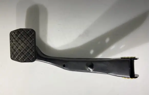 Volkswagen PASSAT B7 Brake pedal 1K1723143F