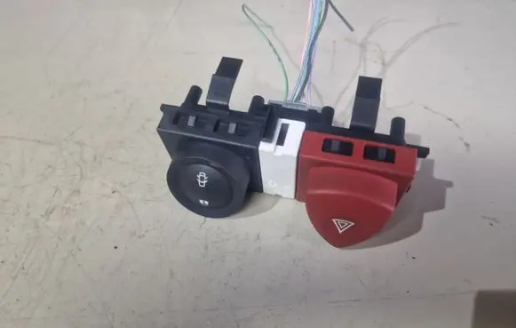 Renault Megane II Hazard light switch 8200095493