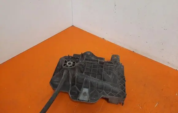 Skoda Fabia Mk2 (5J) Battery box tray 6R0915331