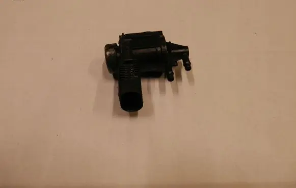 Audi A4 S4 B7 8E 8H Turbo solenoid valve 1J0906283C