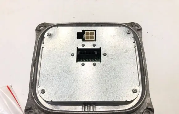 Audi A4 S4 B8 8K Voltage converter/converter module 8K0907472