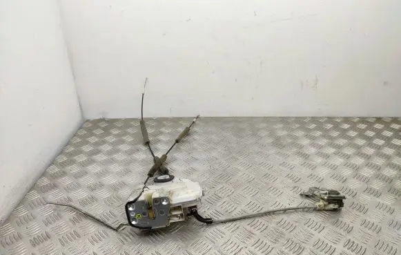 Honda FR-V Front door lock
