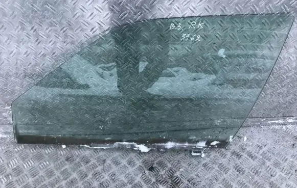 Volkswagen PASSAT B3 Front door window glass four-door