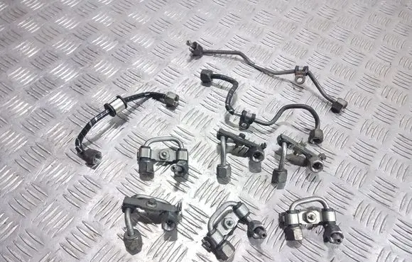 Jaguar XF X250 Fuel injector supply line/pipe 