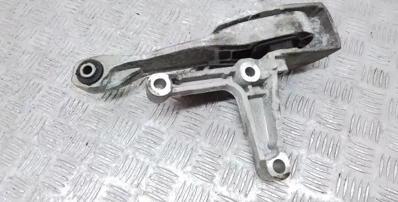 Volvo XC90 Engine mounting bracket 30680710