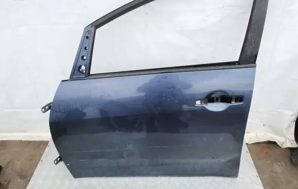 Mitsubishi Grandis Front door