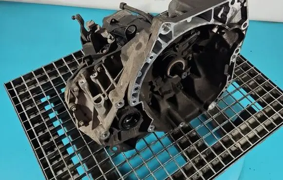 Manual 5 speed gearbox
