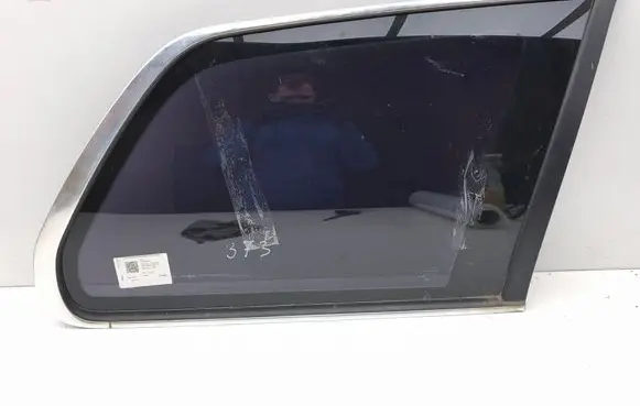 Volvo XC90 Rear side window DOT682M3240AS2 E000199